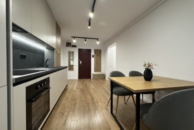 Apartament Modern cu 3 Camere, Terasă și Parcare–Centrul Istoric, Cluj-Napoca
